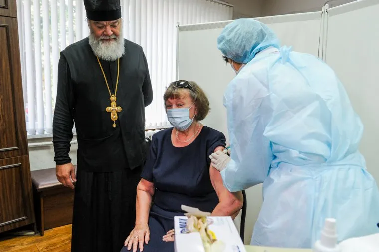 Вакцинация от коронавируса в Свято-Васильевском храме. Челябинск