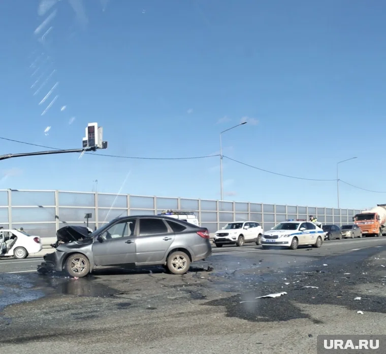 В Кургане произошла авария с участием двух легковушек