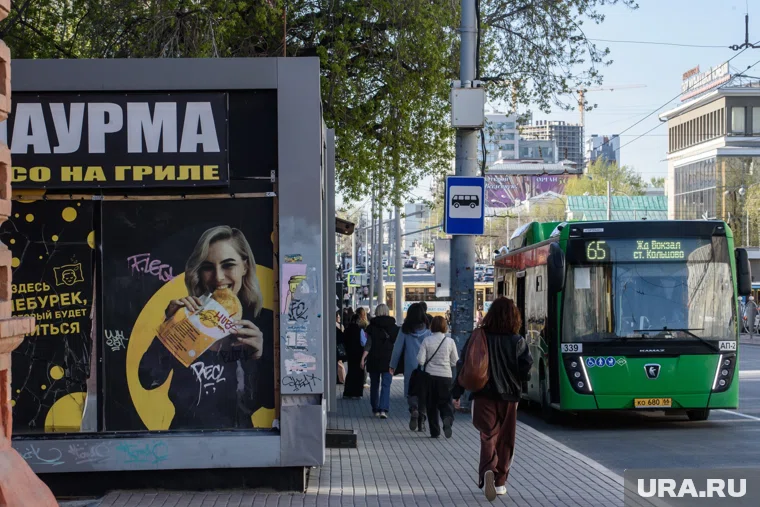 На скорость движения общественного транспорта влияет множество факторов