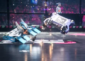 Роботов из Индии и Китая ради зрелищной битвы привезли в Екатеринбург