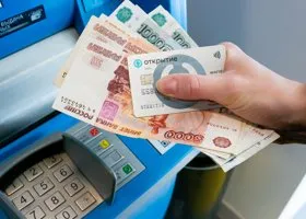 Врач из Екатеринбурга неделю переводила мошенникам 7,5 млн рублей