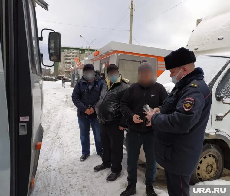 Полиция совестно с ОМОН провели операцию по выявлению нелегальных мигрантов