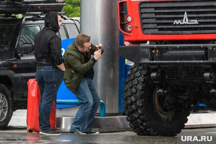 Попытка разобраться с водителем «МАЗа» стоила жизни пассажиру легковушки