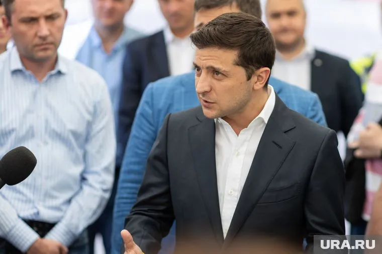 Украинский депутат считает, что Украина превращается в «монархию Владимира Зеленского»