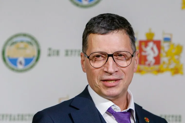 Пресс-конференция министра физической культуры и спорта Леонида Рапопорта. Екатеринбург