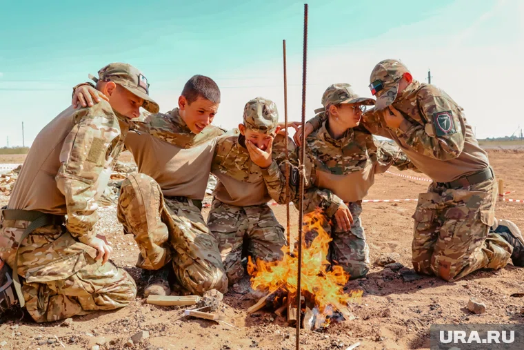 «Зарница» объединяет тысячи подростков со всей России, желающих проявить себя в суровых условиях