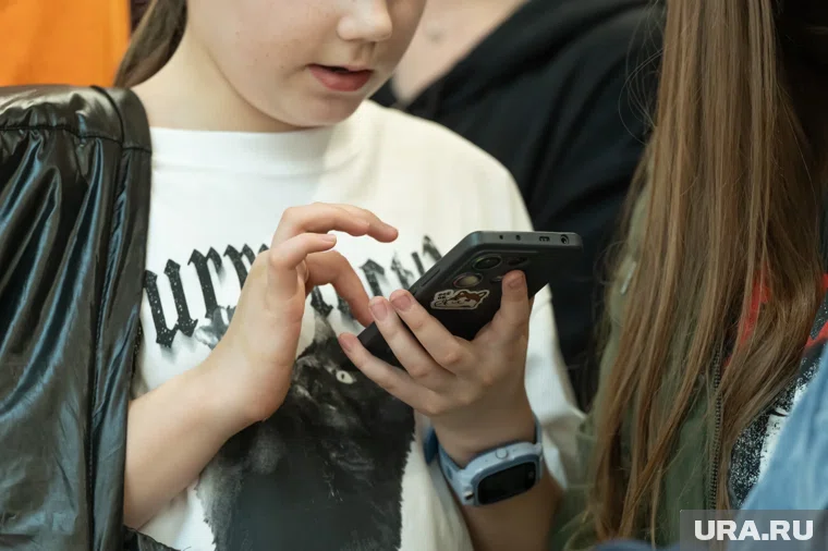 По словам пострадавшей, видео обнаружили ее младшая сестра