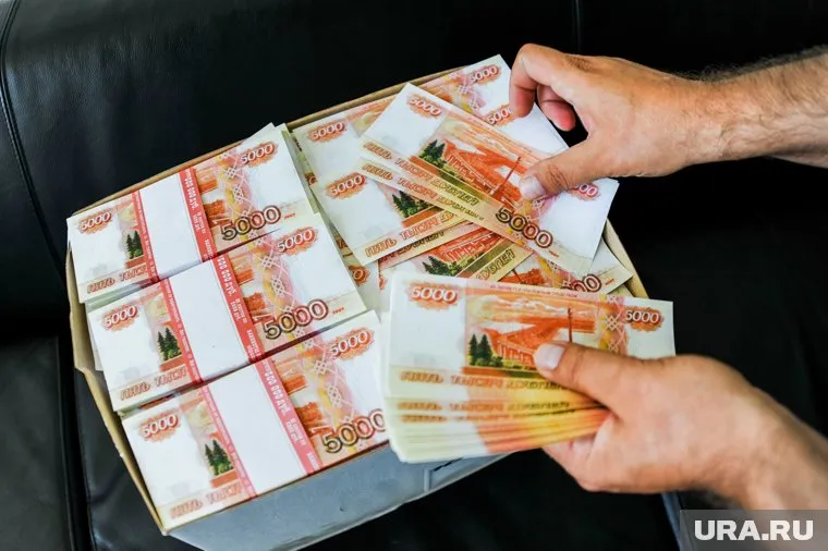 Общая сумма премий чиновникам - 140 млн рублей