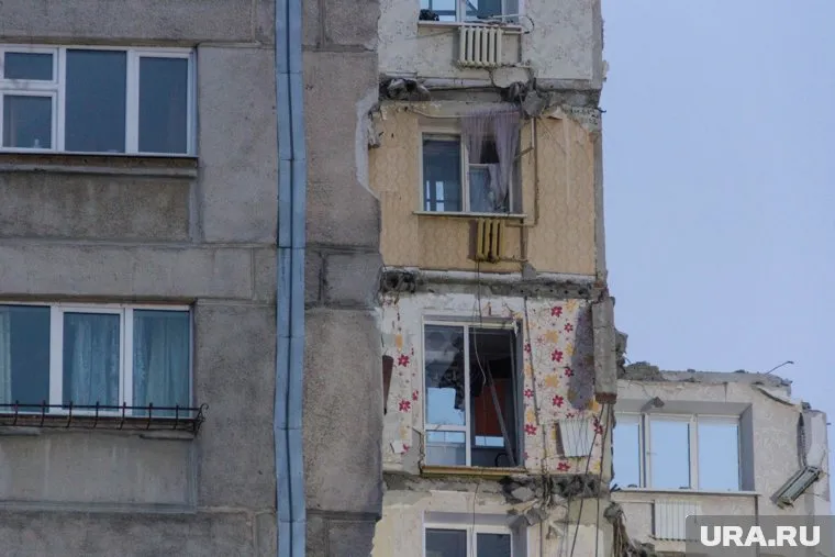 Стена рухнула за доли секунд