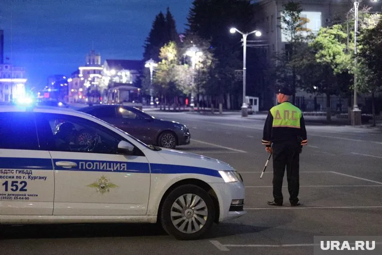 Сотрудники ДПС задержали пьяного водителя, ехавшего по встречной полосе