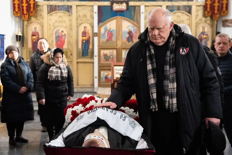 Прощание с бывшим депутатом Свердловской областной думы Константином Карякиным на Лесном кладбище. Екатеринбург