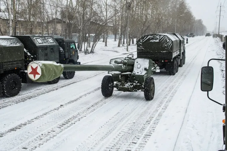 Репетиция парада на 2-ой Новосибирской. Екатеринбург