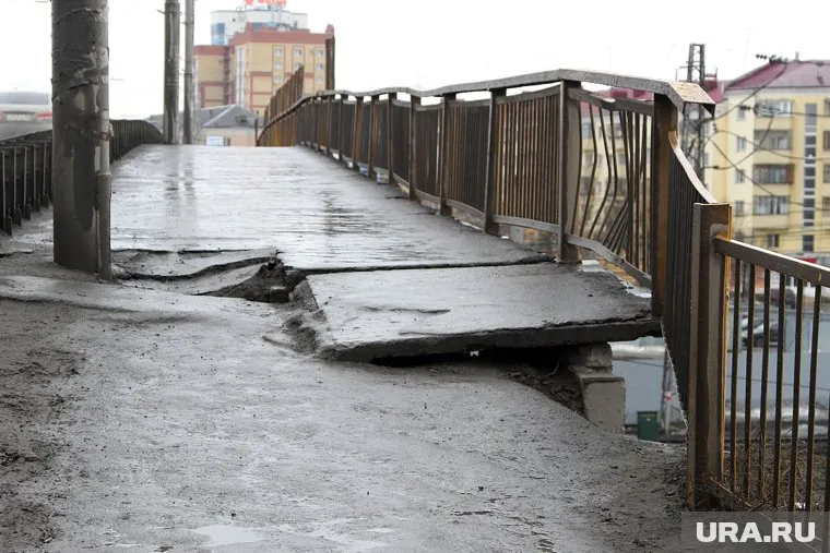 Специалисты считают Некрасовский мост опасным для пешеходов