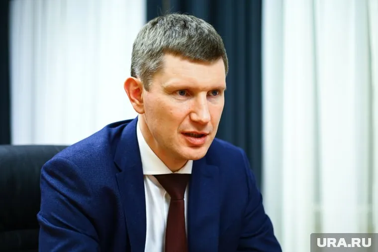 Решетников контролирует ход строительства арены