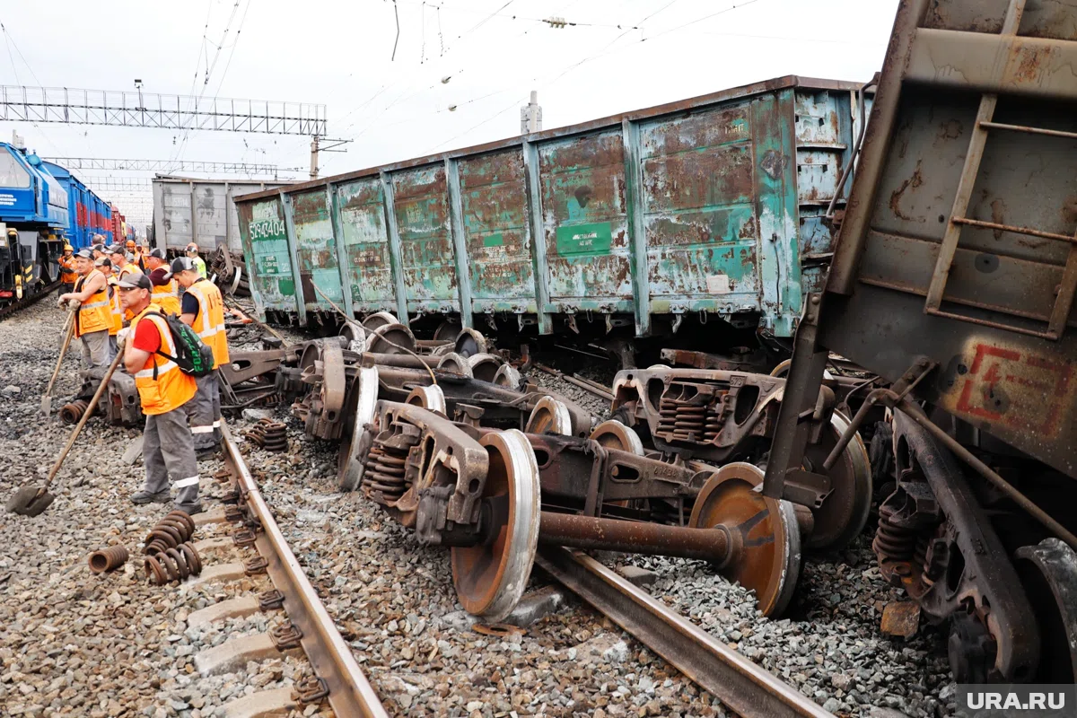 По данным следствия, в инциденте виноваты работники, которые оставили посторонний предмет на ж/д путях