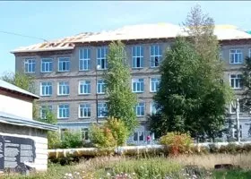 В Прикамье дети учатся в школе с дырой в крыше