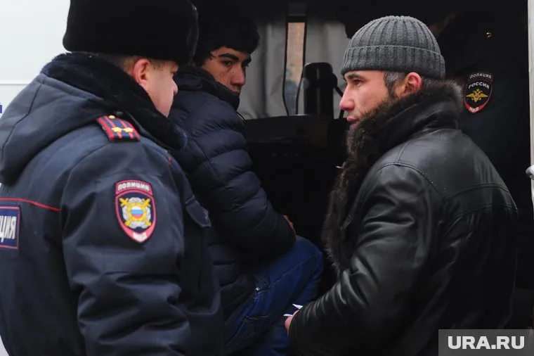 Пара из Нижневартовска фиктивно трудоустроила 73 иностранца