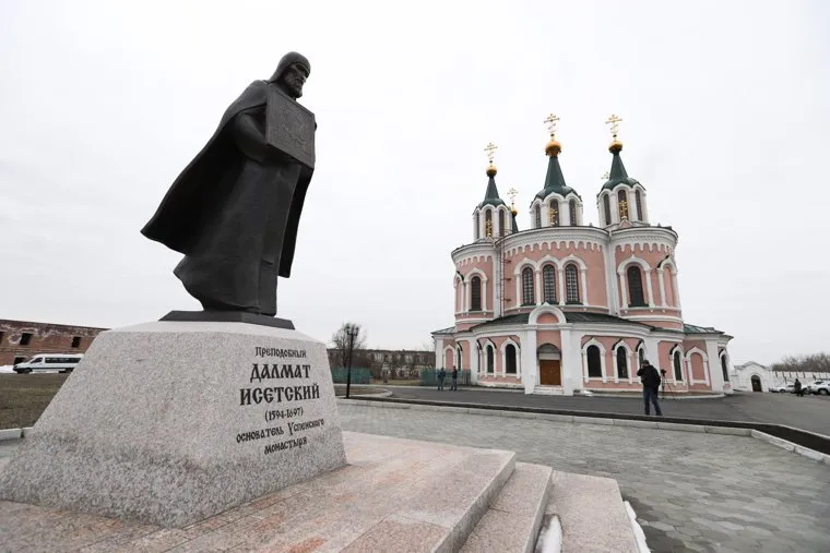 Визит полпреда Цуканова Николая и врио губернатора Шумкова Вадима в Далматовский монастырь. Шадринск