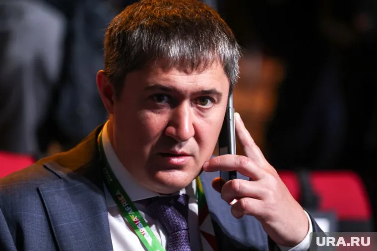 Дмитрий Махонин возглавил пермскую делегацию на форуме в Санкт-Петербурге
