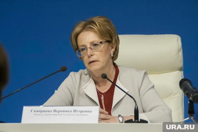 Скворцова уверена, что больничный лист родителям, которые не ставят детям прививки, нужно оплачивать не так, как всем остальным