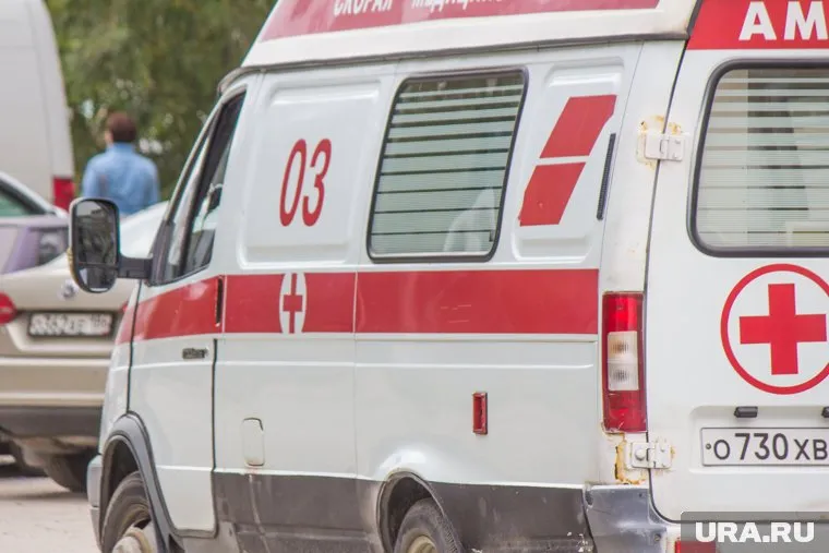 Пожилые люди находятся в больнице в состоянии комы