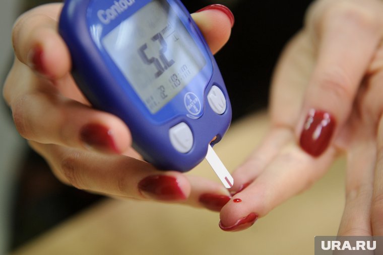 Тюменские дети-диабетики остались без датчиков сахара: родителям приходится ехать за ними сотни километров