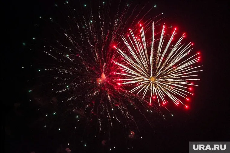 Власти Афганистана устроили фейерверк в честь годовщины со дня вывода войск США