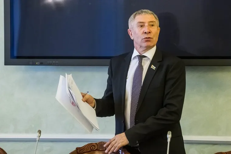 Совещание зампредседателя Тюменской областной думы Геннадия Корепанова  с таксистами. Тюмень, корепанов геннадий