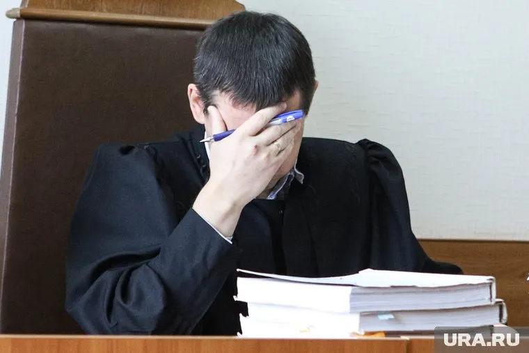 Судья Арановский считает, что власти должны были тратить деньги на зарплаты преподавателей