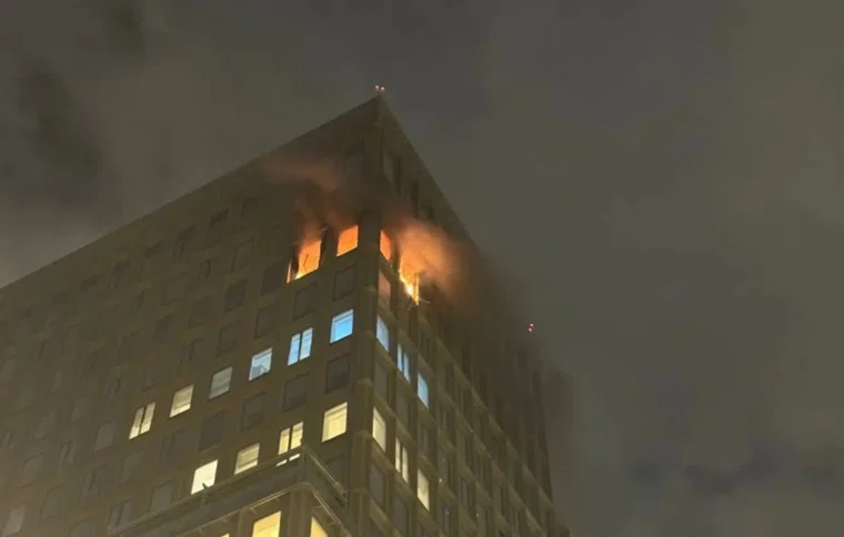 Возгорание началось в жилом помещении на 17 этаже