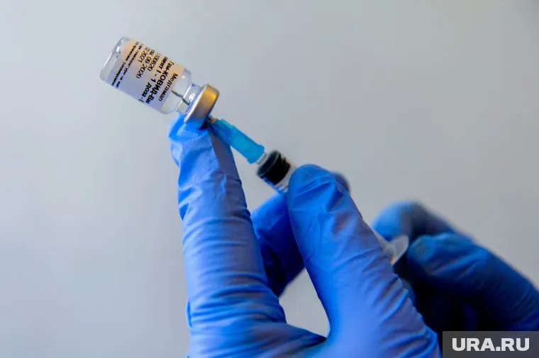 Александр Иванов рассказал, что в США до февраля 2021 года пройдет массовая вакцинация от коронавируса