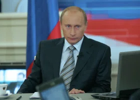 Вся Россия празднует день рождения Путина: как изменились страна и президент за время