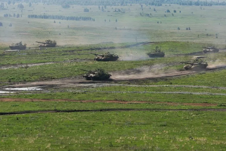 Учения уральской танковой дивизии Центрального военного округа. Челябинская область, Чебаркуль