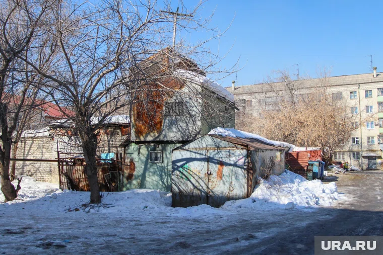 Самовольная голубятня во 2-м микрорайоне Кургана пойдет под снос (архивное фото)