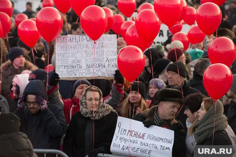 Митингующие все моложе — старые фразы их не берут