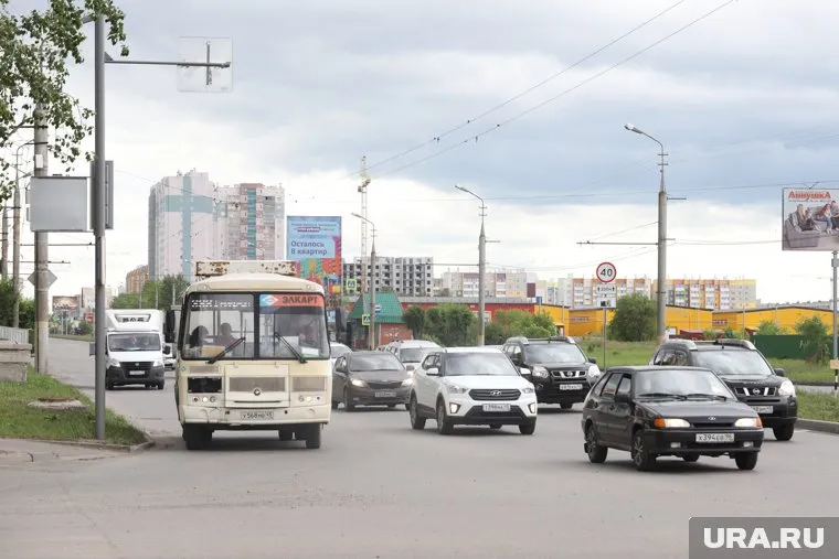 На проспекте Голикова выделили отдельные полосы для поворота налево на ул. Родькино (фото из архива)