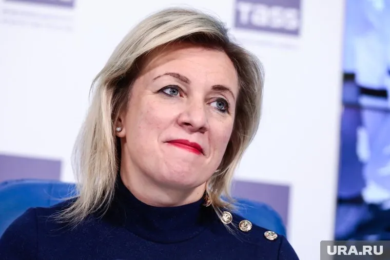 Захарова отметила, что Зеленский пытается переложить ответственность на других