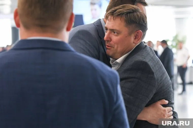 Илья Бондарев постепенно возвращается в политику