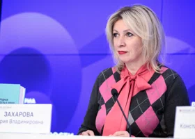 Захарова раскрыла Макрону глаза, куда ему надо отправлять войска