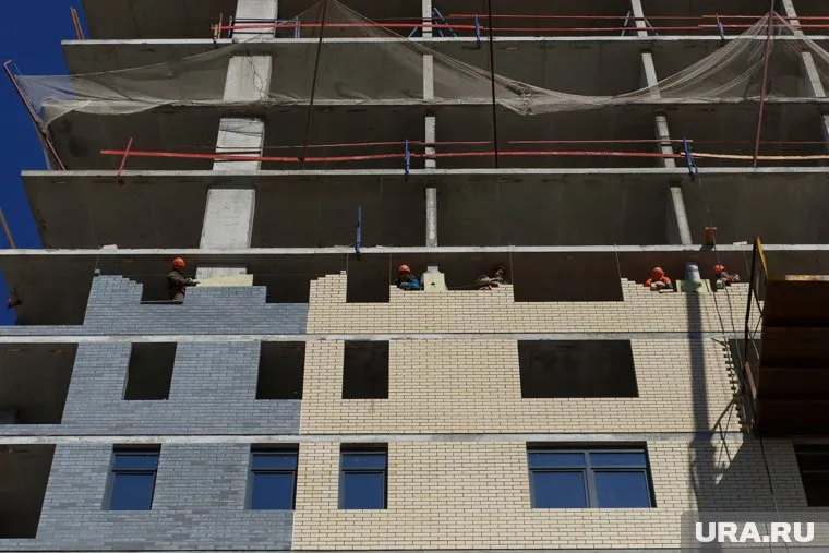 Современные технологии и совмещение строительных процессов помогают застройщику сдавать дома раньше срока