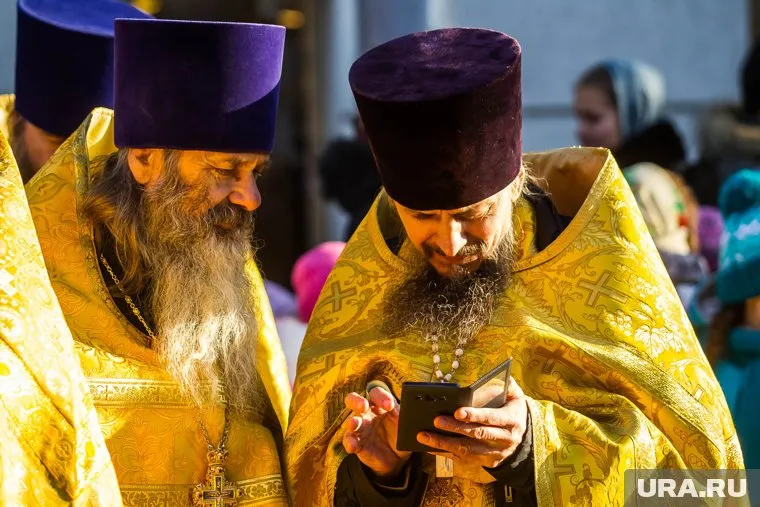 Священники предложили заглаживать вину с помощью добрых дел, а не СМС