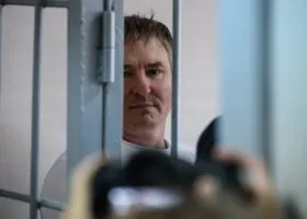 Екатеринбургского правозащитника, обвиняемого в экстремизме, доставили в суд
