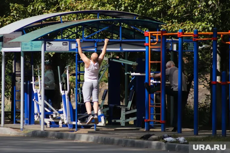 Для подержания здоровья нужно заниматься физкультурой не менее получаса в день