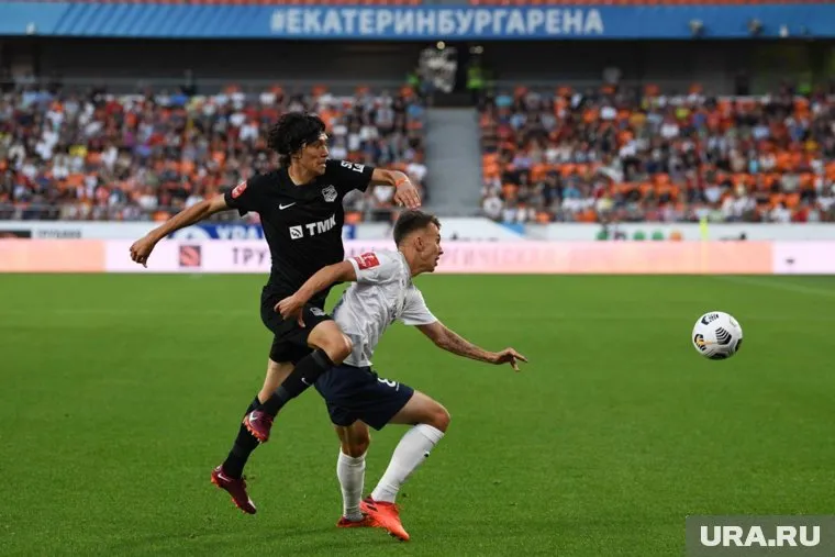 Свердловский губернатор назвал уральских футболистов «красавцами»