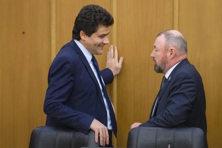 Внеочередная консультация депутатов ЕГД по вопросу повышения заработной платы мэру города и его заместителям. Екатеринбург