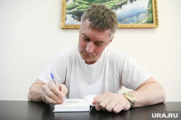 Евгения Ройзмана пригласили в полицию