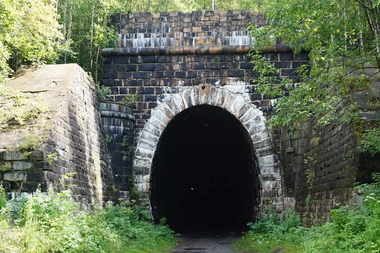 На электричке до Дидинского тоннеля из Екатеринбурга можно добраться за полтора часа