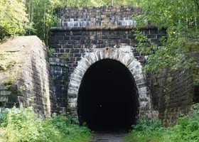 Тайные сокровища и призрак инженера: чем привлекает туристов Дидинский тоннель в Первоуральске