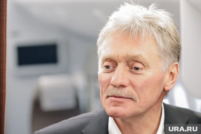 Песков сказал, что другое место переговоров неуместно