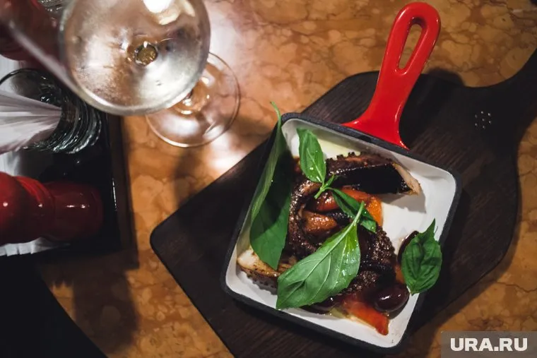 Мэрия курганского города заказала меню для приемов с деликатесами